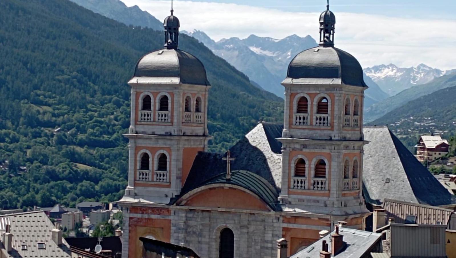 Ferienwohnung Superbe T2 A 2 Pas Des Pistes Et Des Sentiers De Randonnee Briançon Exterior foto